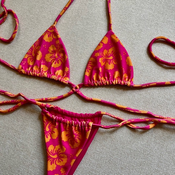 Frankie’s Bikinis size medium set - Picture 5 of 7